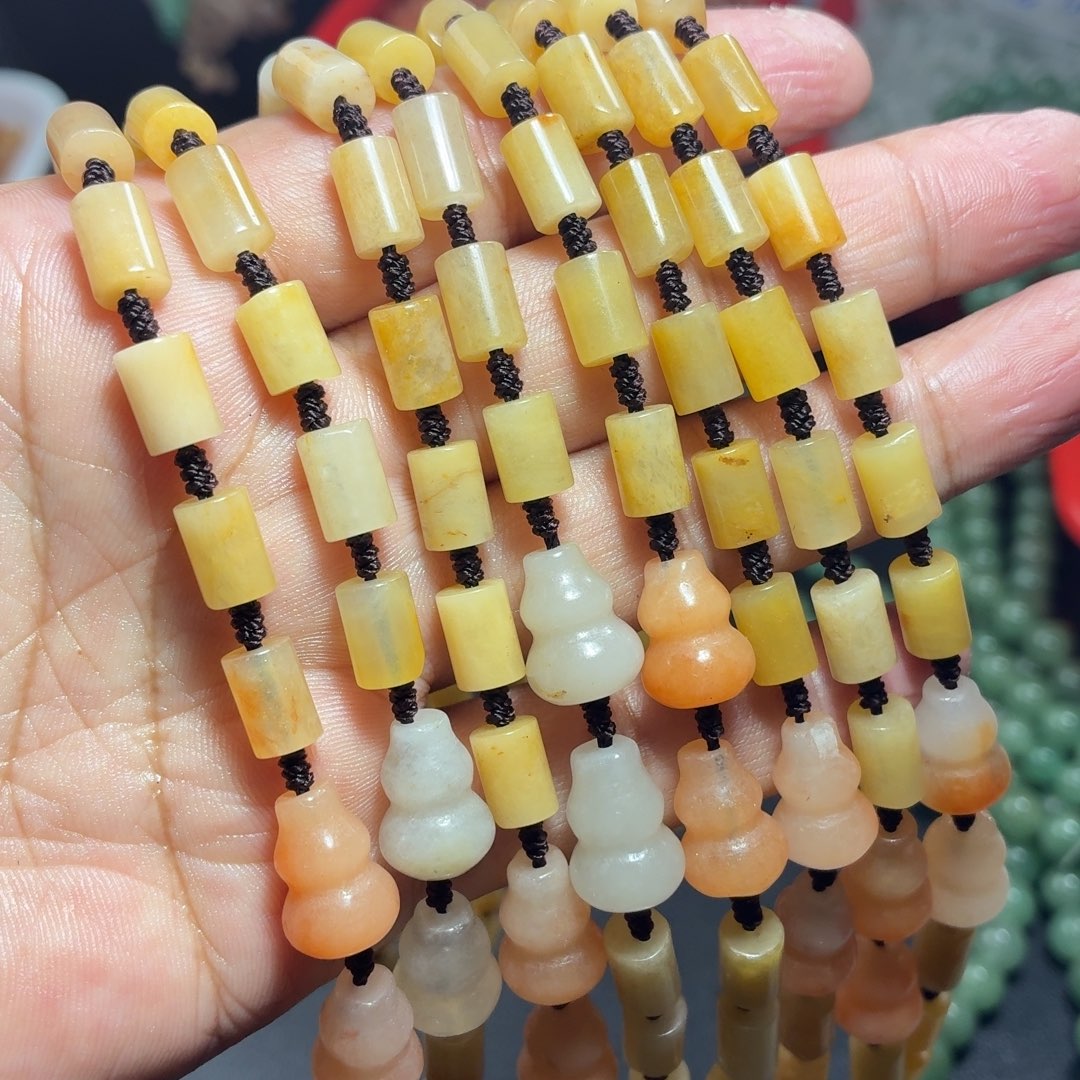 石英岩玉未镶嵌颈饰直切挂绳设计款