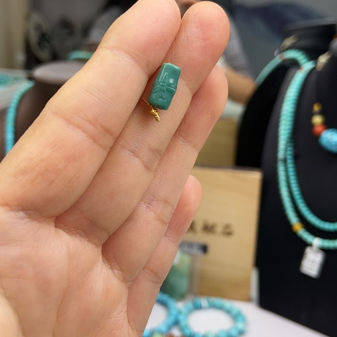 未镶嵌绿松石珠宝奇石