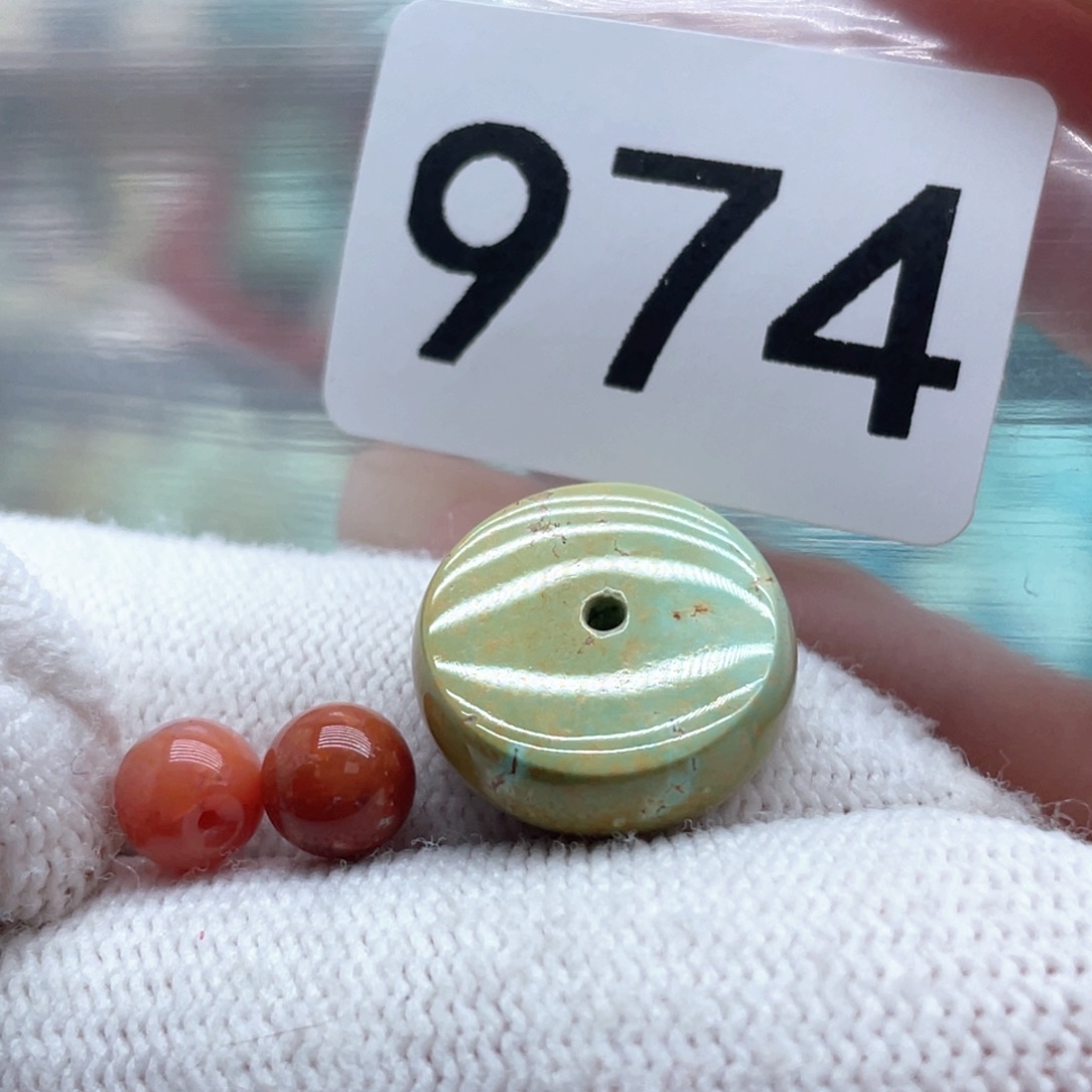 南红玛瑙未镶嵌珠宝奇石