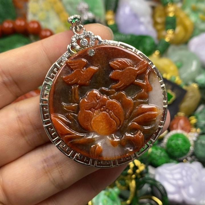 翡翠未镶嵌吊坠(赠链)