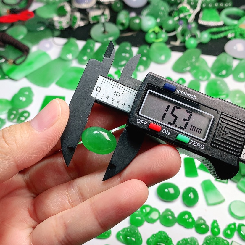 【闪购商品】翡翠未镶嵌颈饰₩**₩翡翠15.3*11*6.8