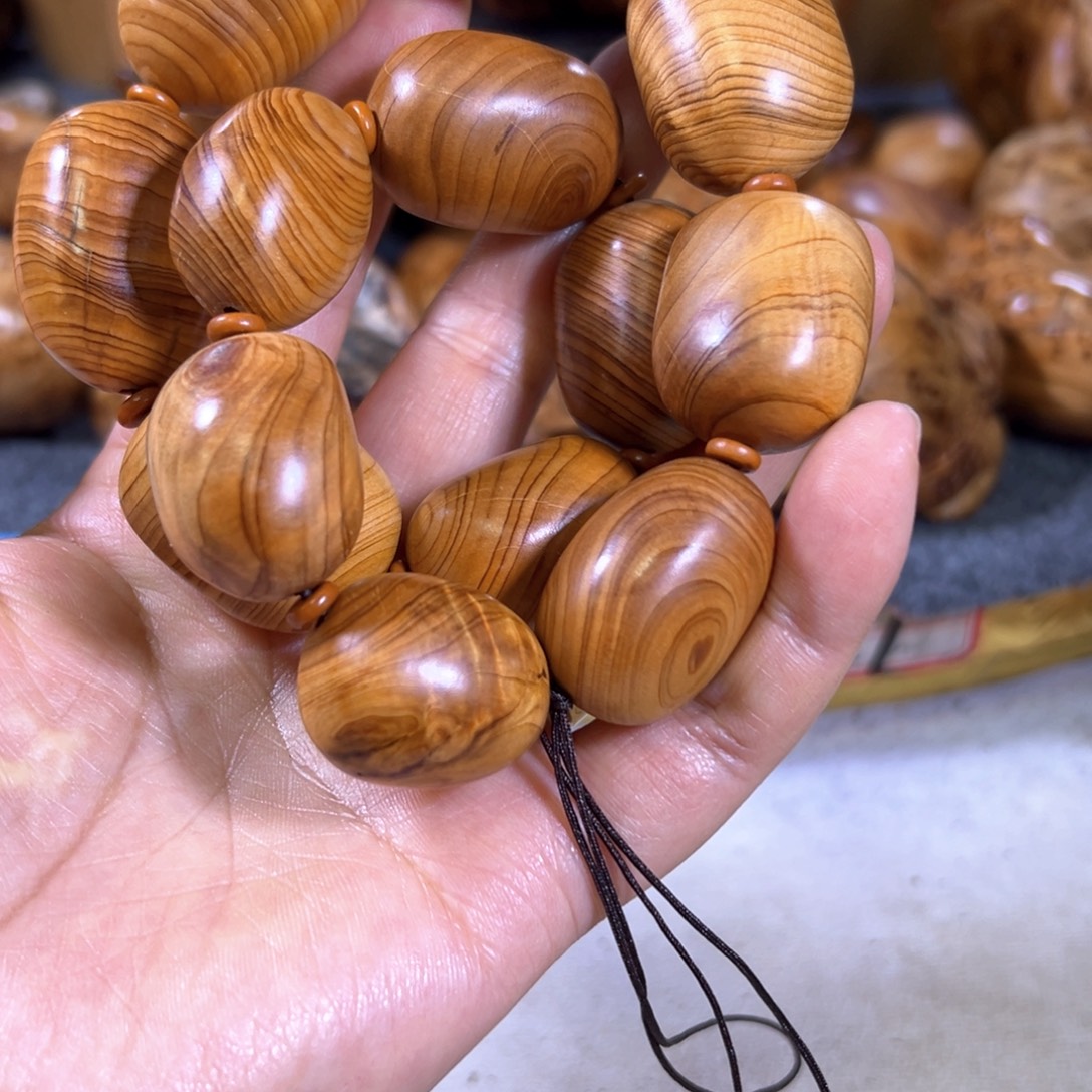 牧***人柏木随行摆件手把件