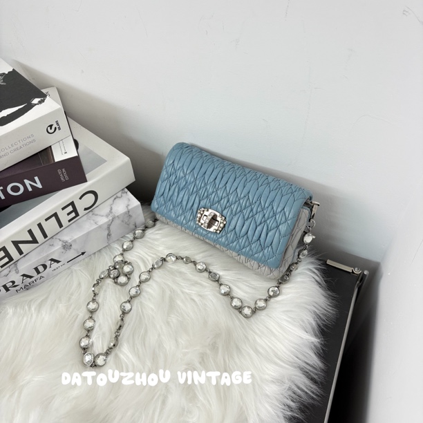 95新 MIU MIU/缪缪 蓝色拼色钻链斜挎包sw 