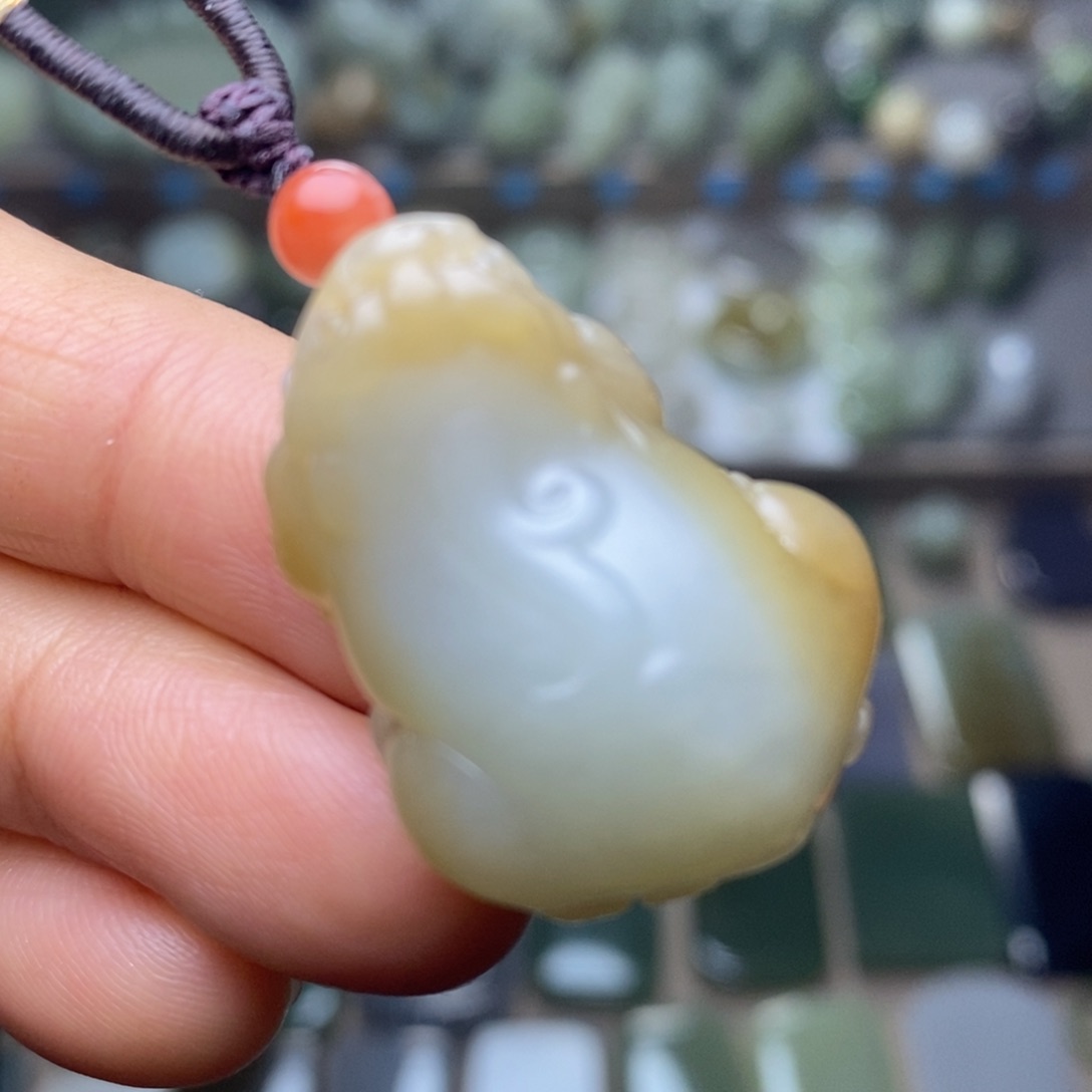 和田玉颈饰未镶嵌