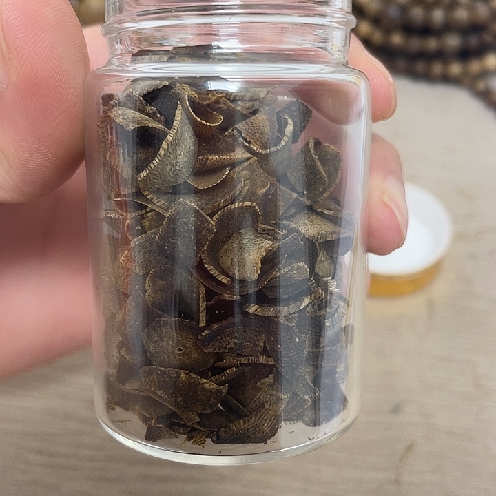 沉香沉香碎屑绿奇楠沉香切片一瓶10克