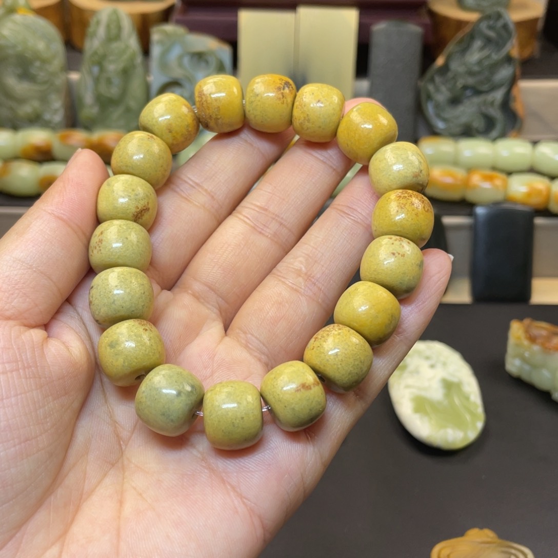 岫岩河磨玉（透闪石质玉）手链未镶嵌贝****作