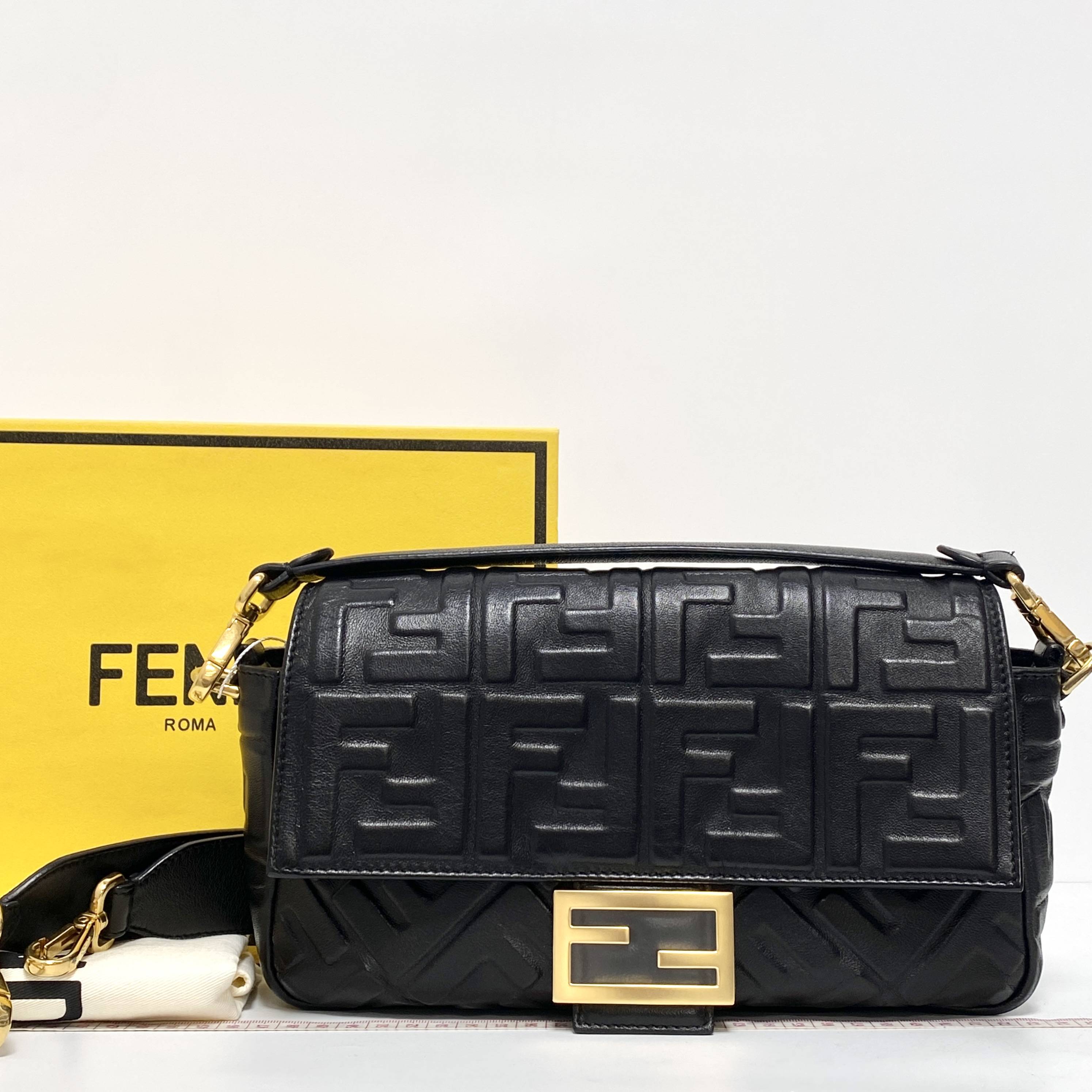 95新 FENDI/芬迪 玺越奢品  芬迪黑色全皮法棍  CPLR104