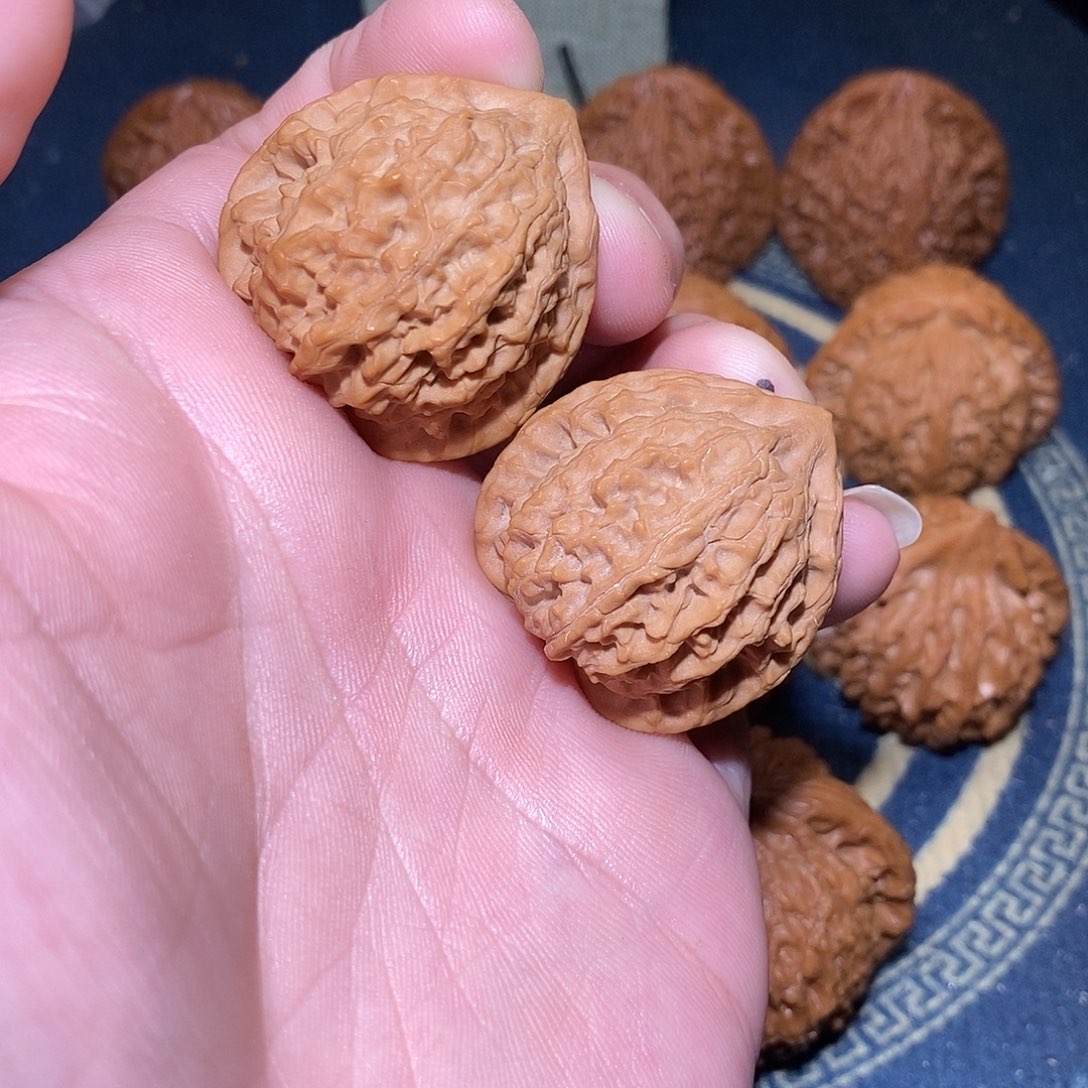 文玩核桃把件火麒麟