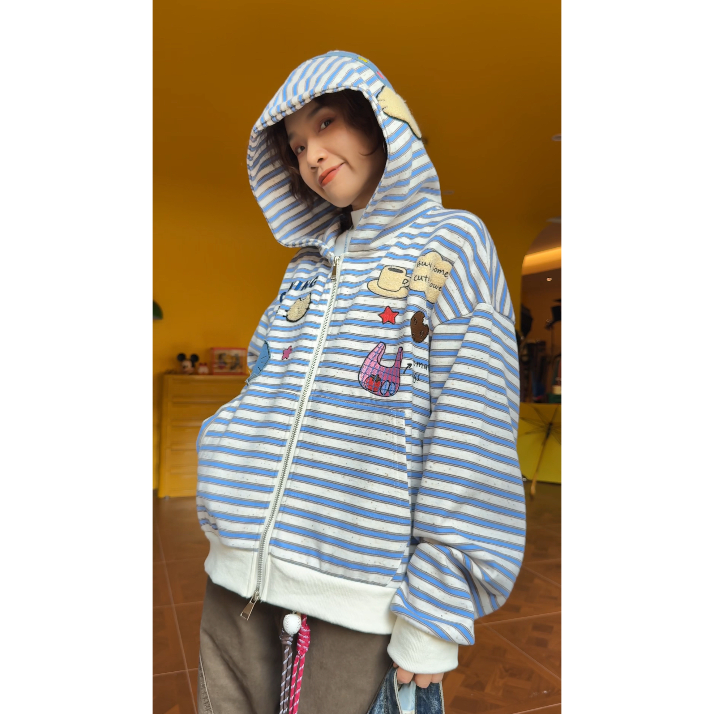 （猫咪耳麦）美式复古小众原创设计撞色小领口卫衣