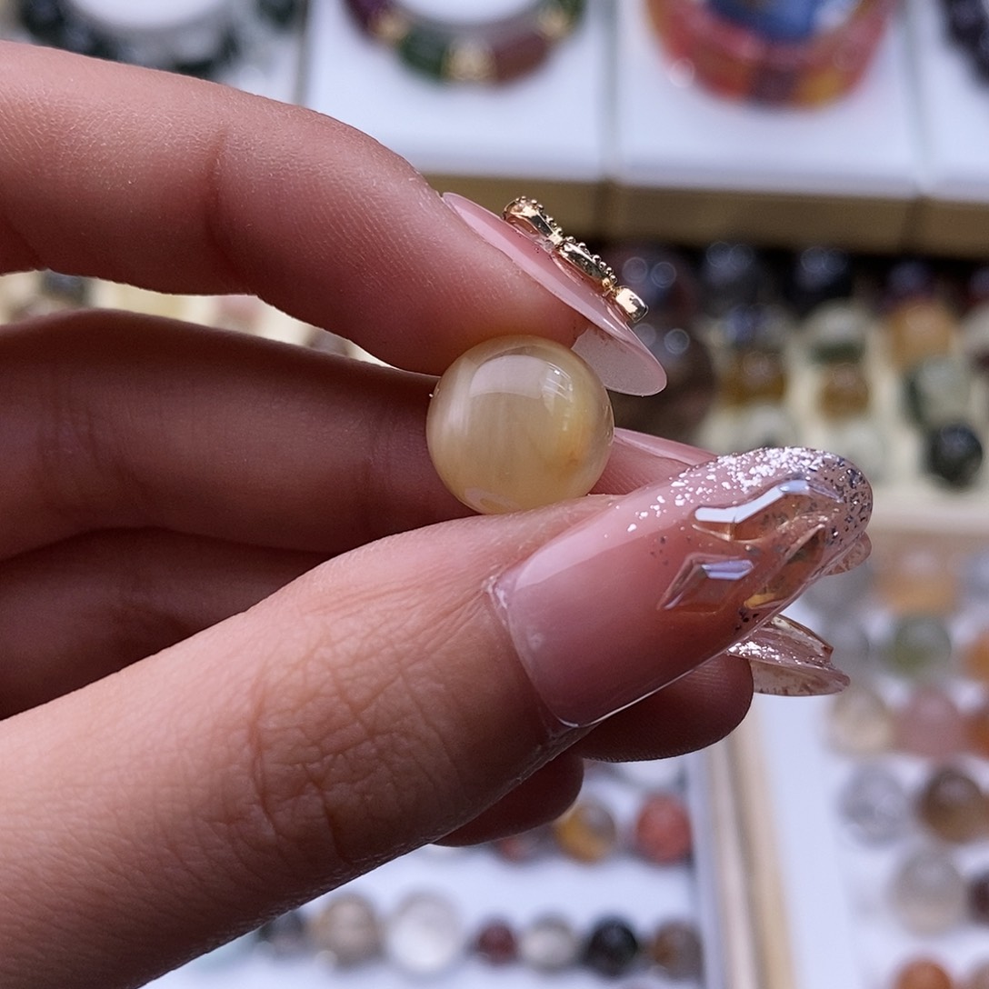 水晶颈饰未镶嵌，