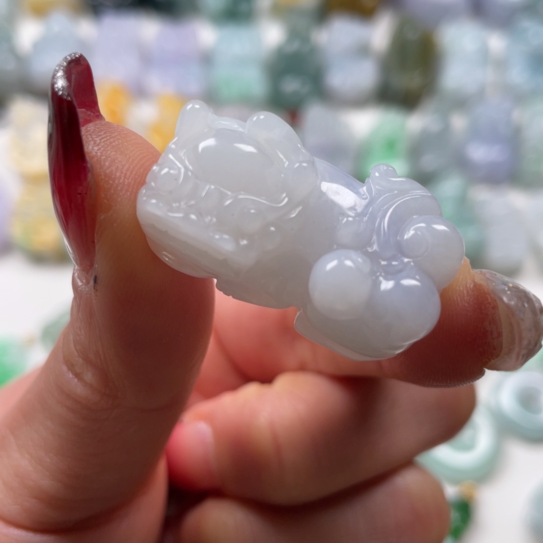 翡翠吊坠(赠链)未镶嵌