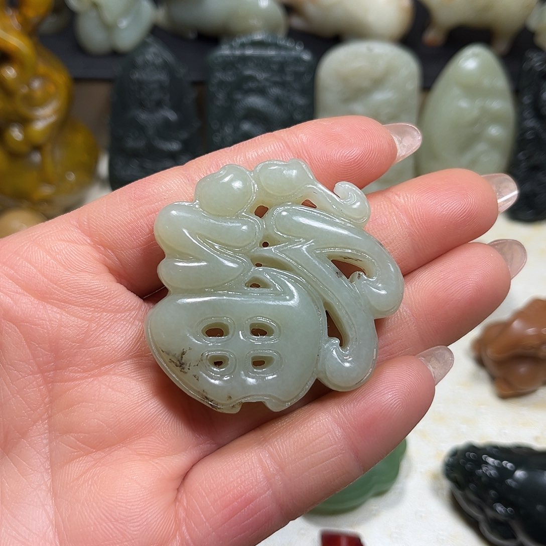 白玉菩提吊坠白玉菩提吊坠