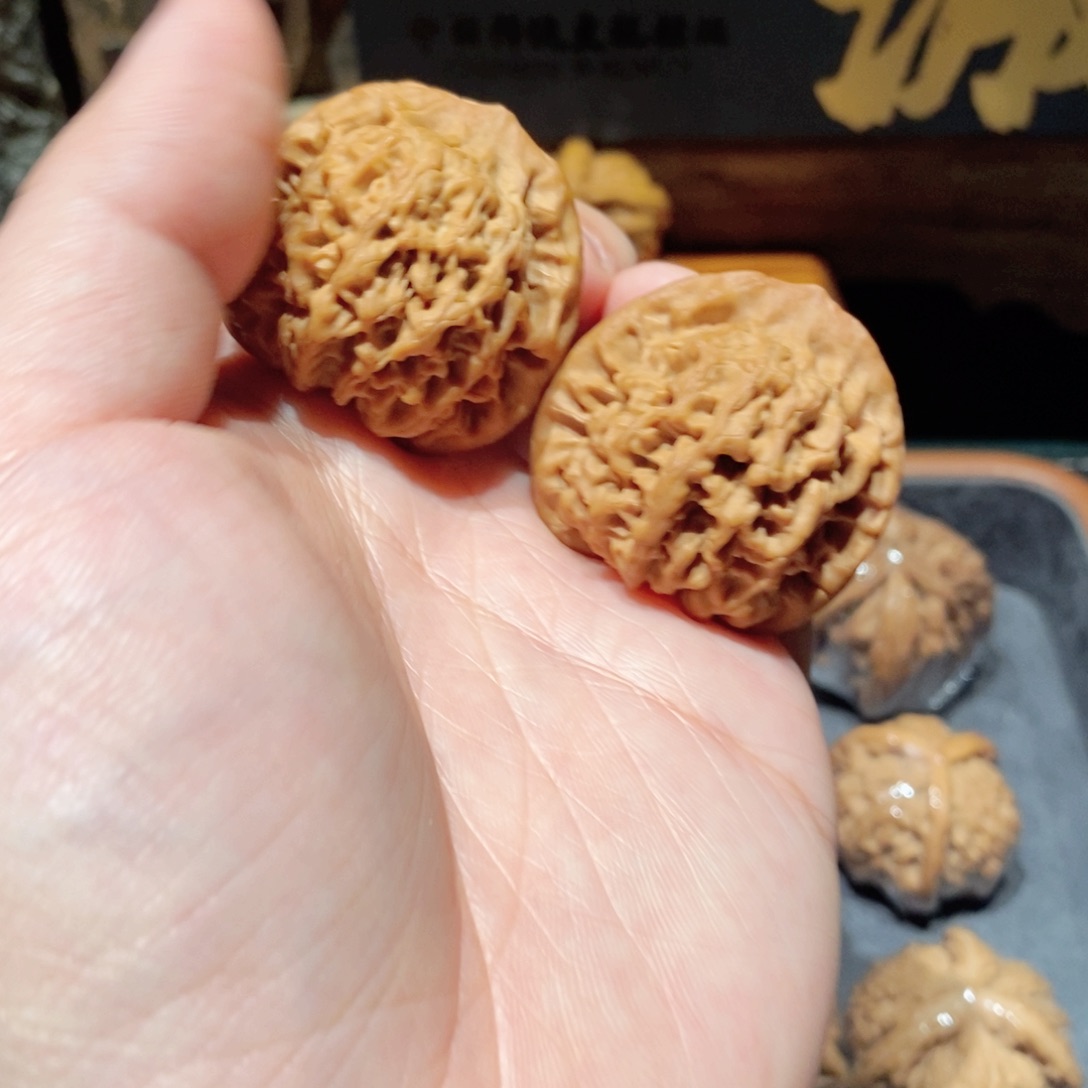 文玩核桃吊坠刘*瑜秦闷