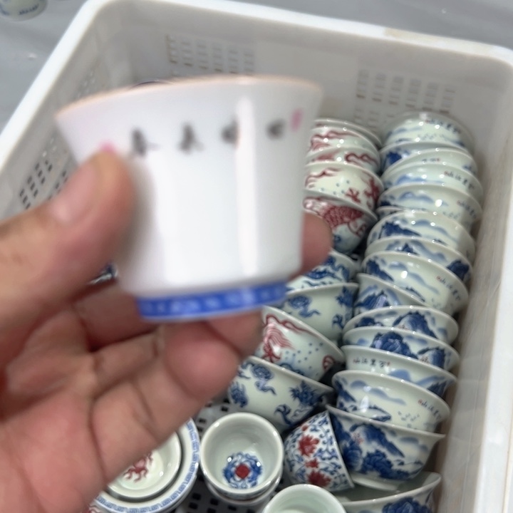 瓷片四时长春马蹄杯微