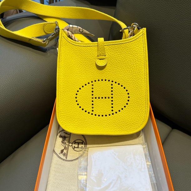 99新 Hermes/爱马仕 mini evelyne 柠檬黄U刻附原盒尘袋卡册