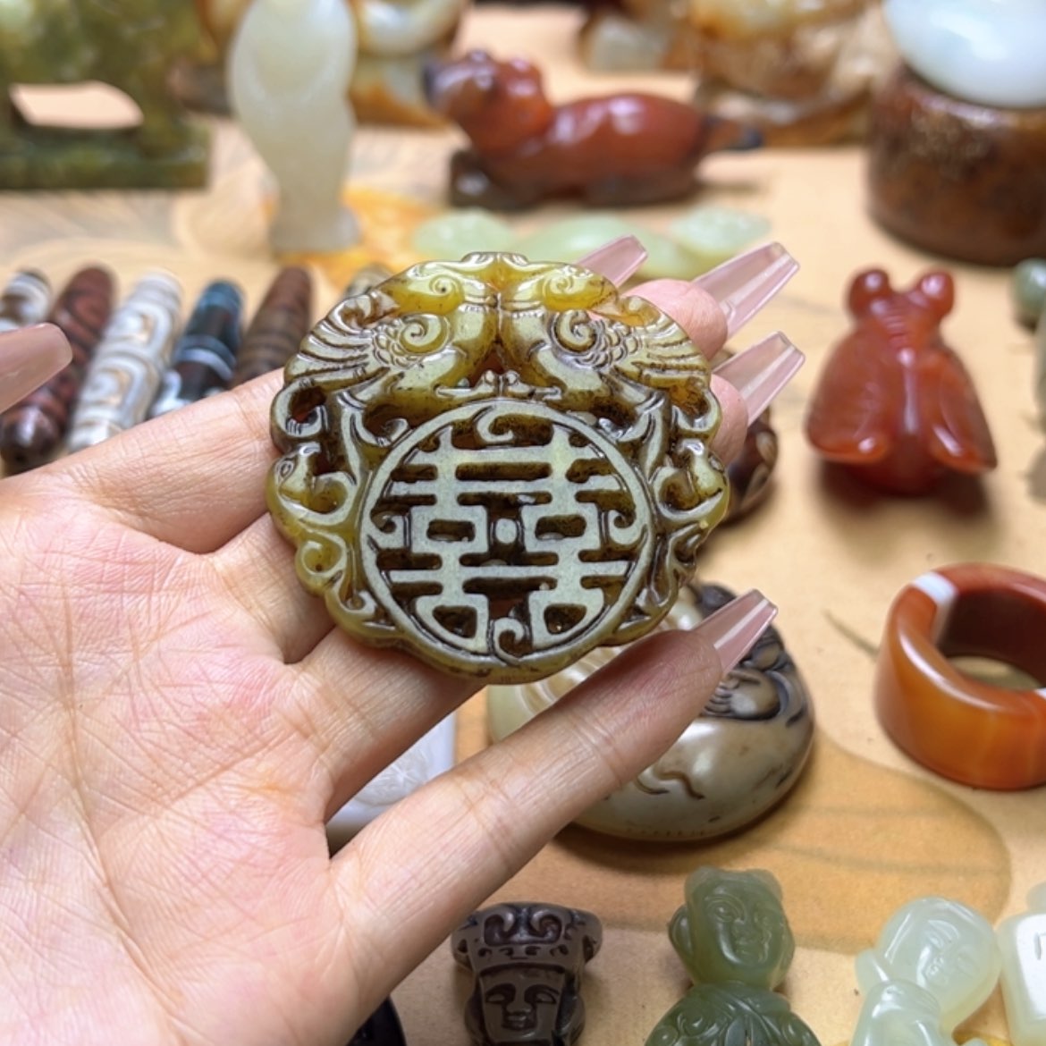 【闪购商品】蛇纹石玉颈饰未镶嵌