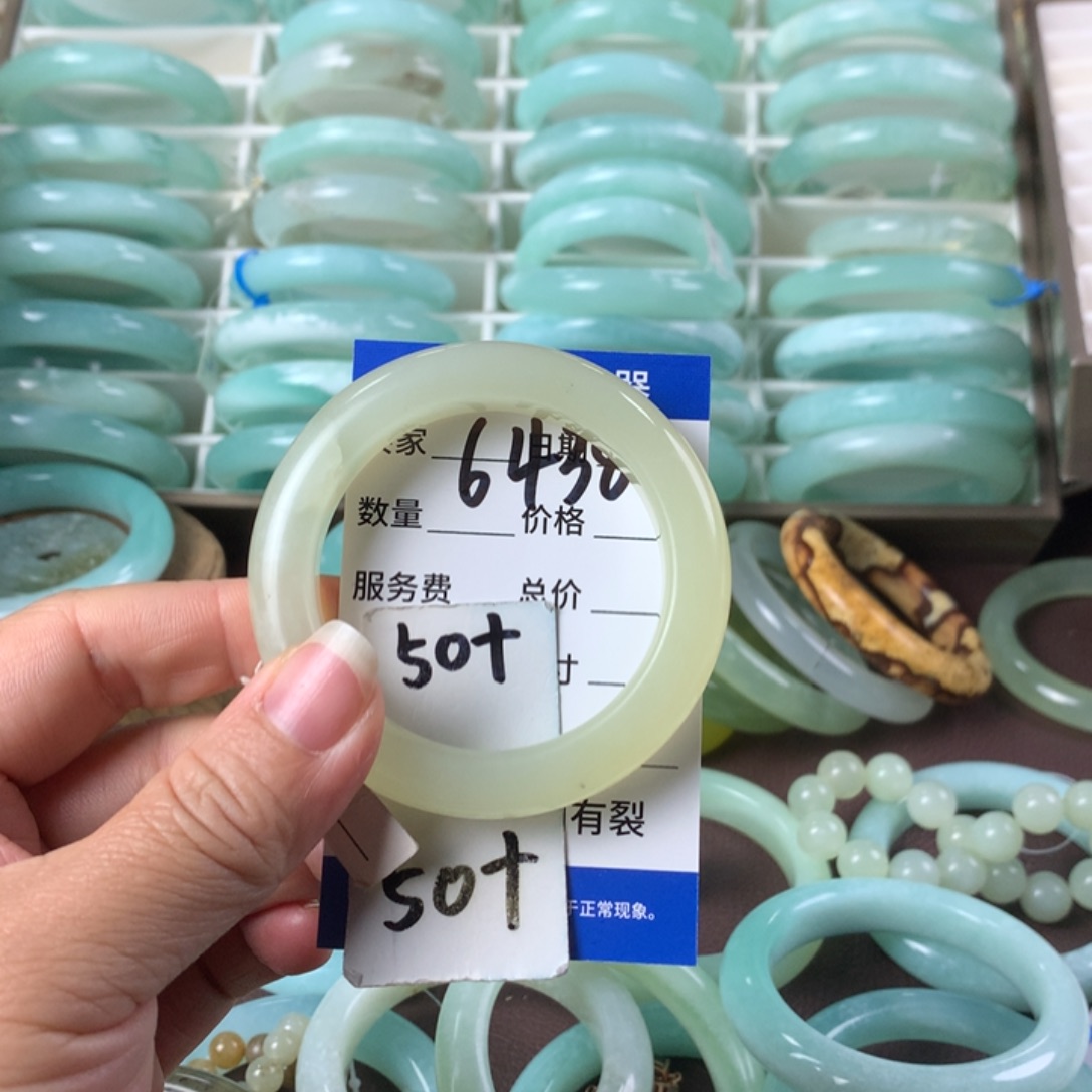 蛇纹石玉手镯未镶嵌6438