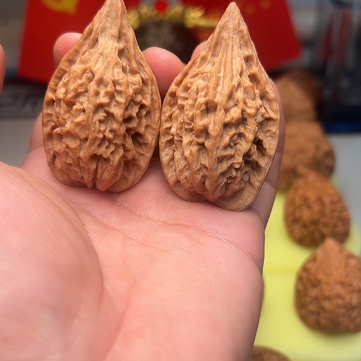 文玩核桃吊坠红缨枪