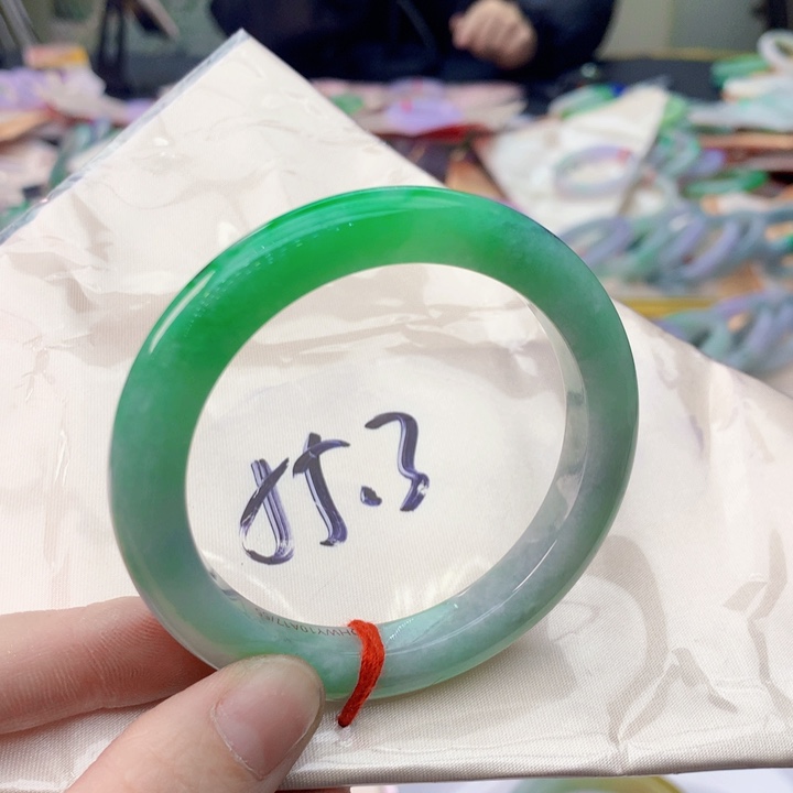 翡翠未镶嵌手镯翡翠手镯