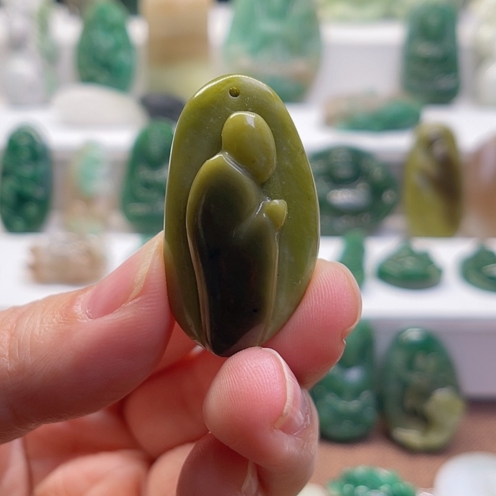未镶嵌独山玉颈饰