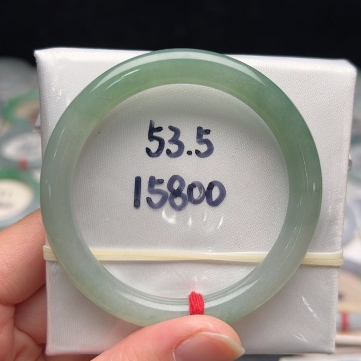 翡翠未镶嵌手镯（圆镯）