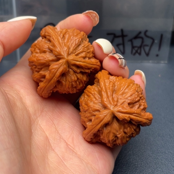 微***中文玩核桃吊坠白狮子