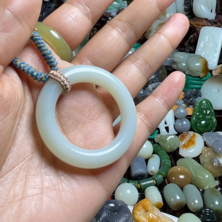 奋***@和田玉未镶嵌挂件