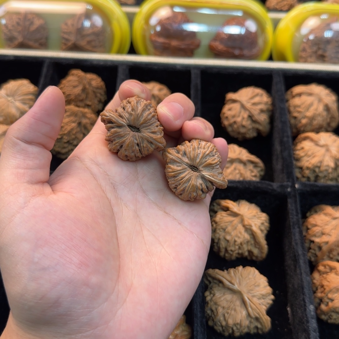 文玩核桃吊坠手捻四座楼