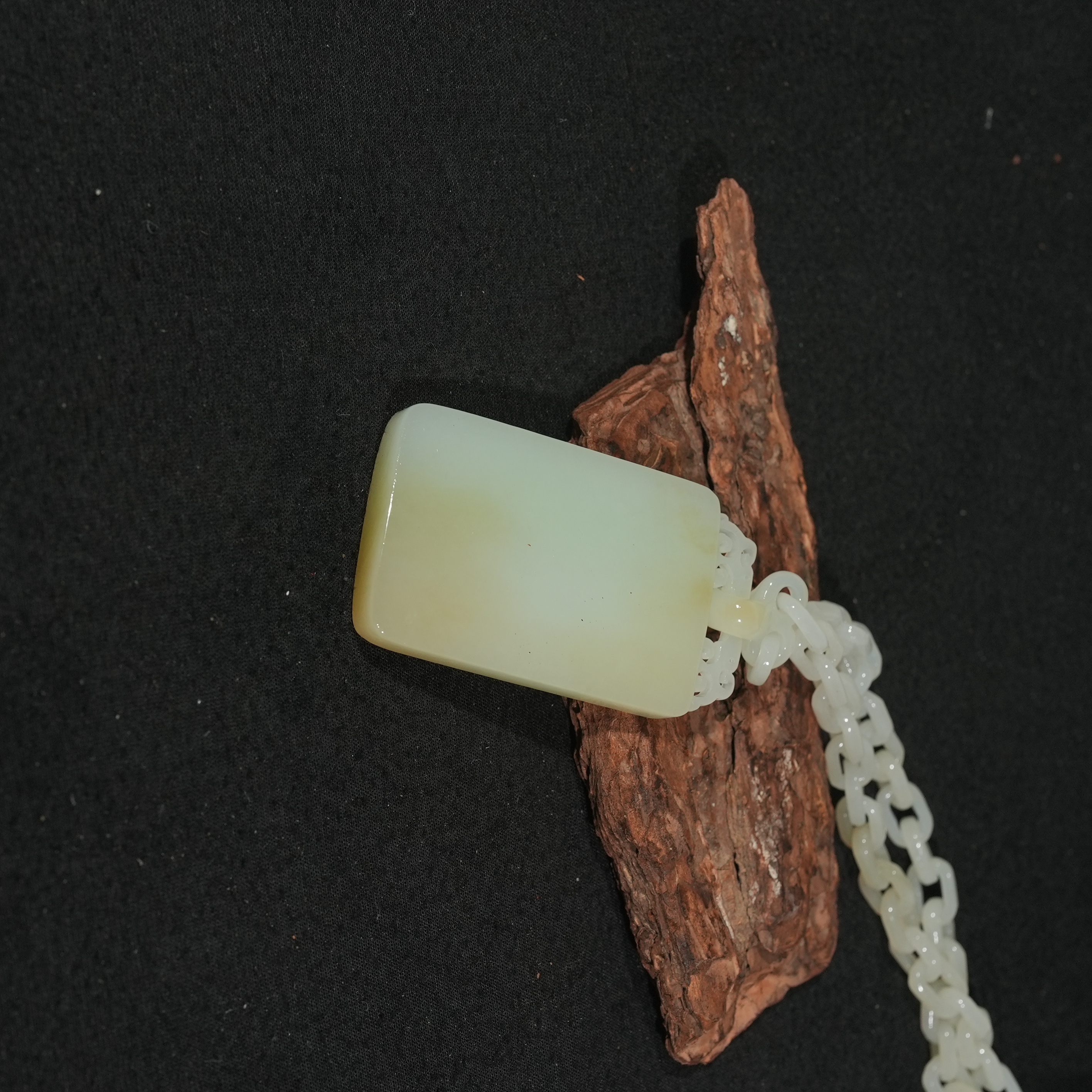 香港王老板-和田玉吊坠6c45