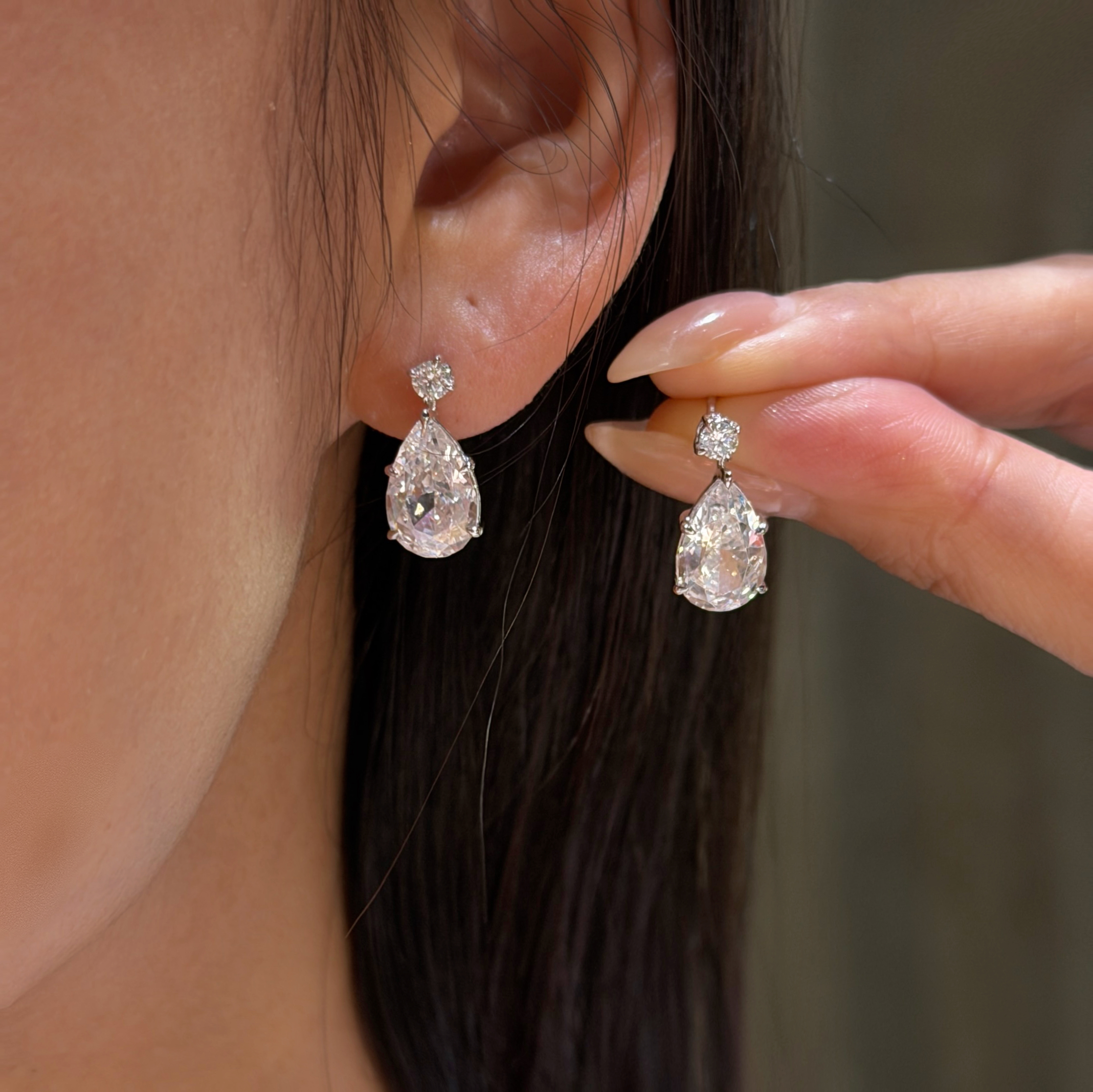 QANNA【豪华白色大水滴】【大克拉设计款】奢华名媛风简约钻石耳钉AY