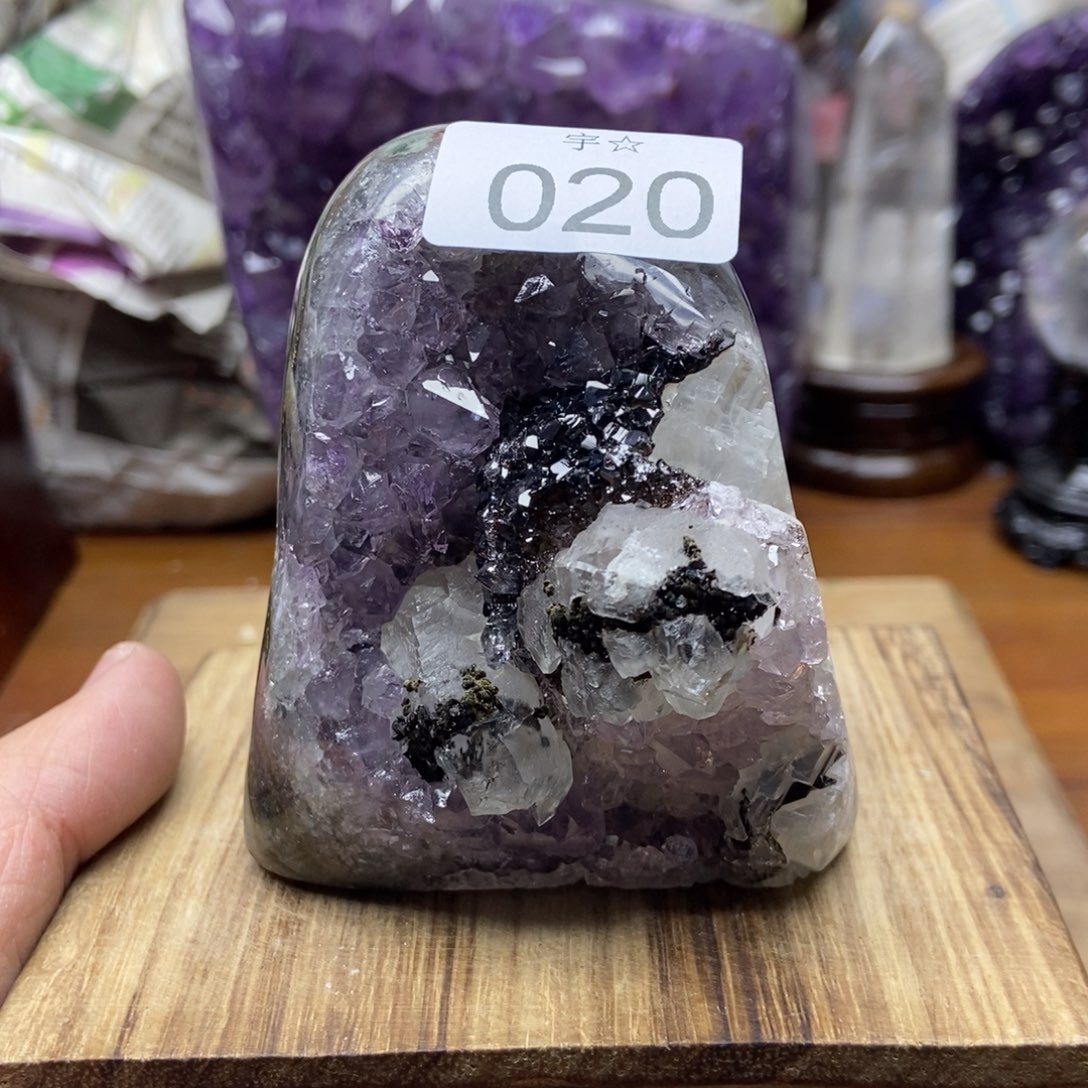 紫晶天然水晶摆件未镶嵌