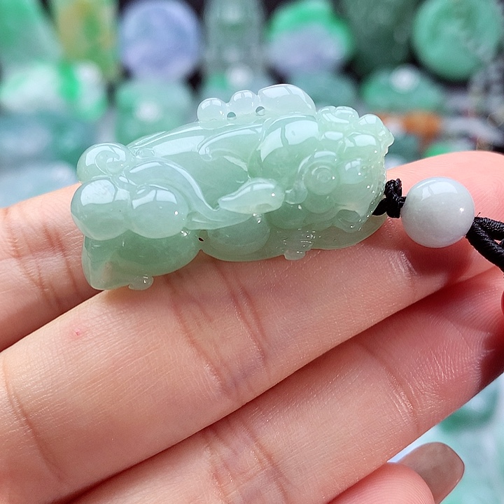 翡翠颈饰未镶嵌翡翠