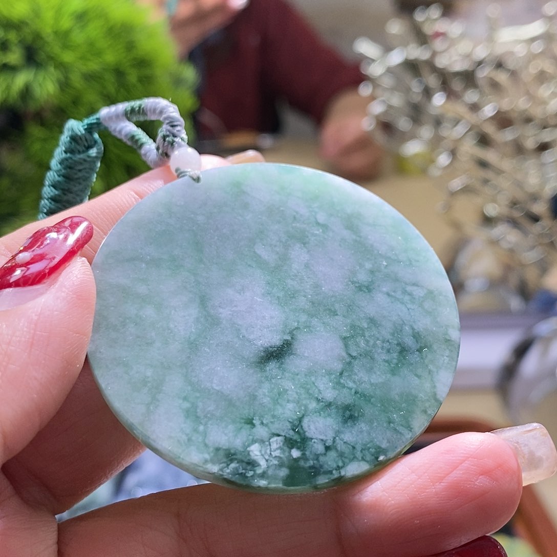 【闪购商品】翡翠颈饰未镶嵌无事