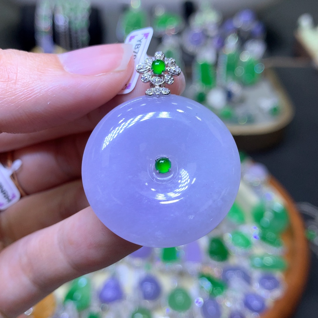 【闪购商品】翡翠颈饰18K金镶嵌翡翠吊坠项链