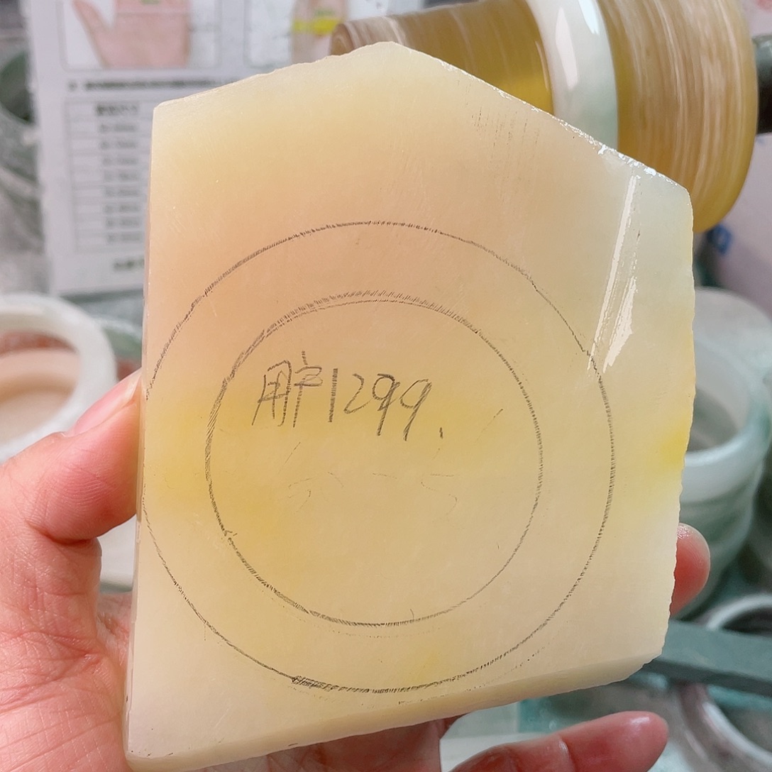 用***8定制石英质玉（天山翠）