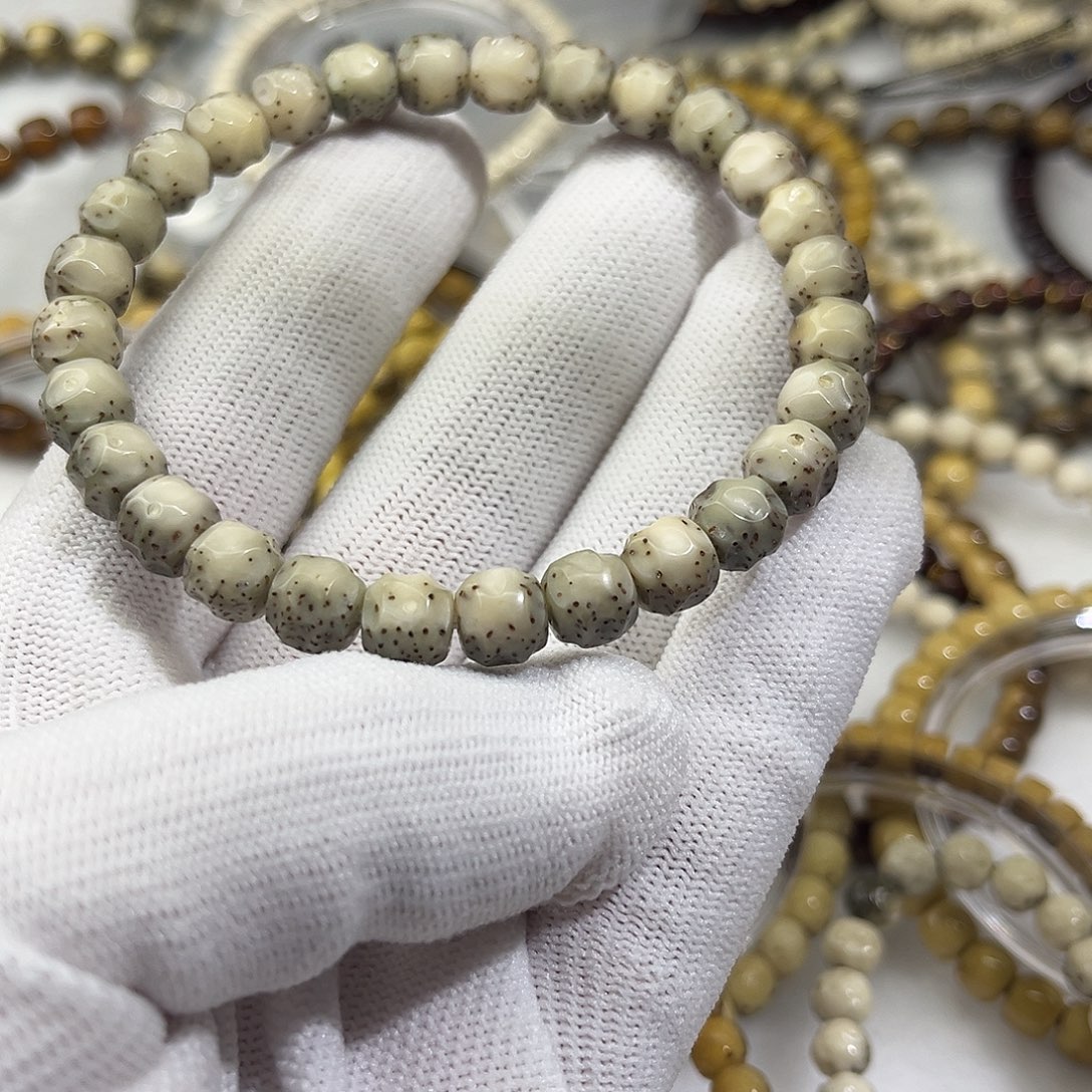 吊坠星月菩提无相玉化