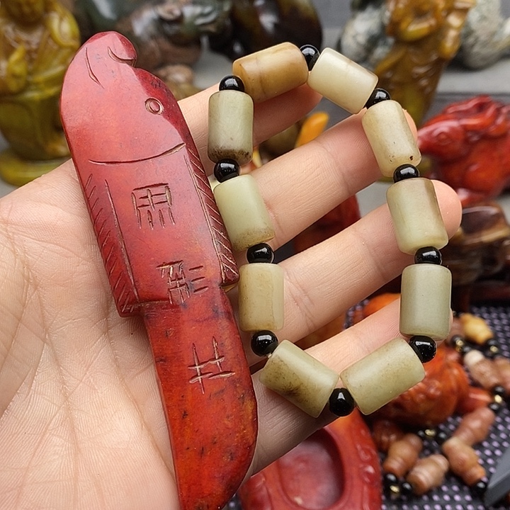 未镶嵌蛇纹石玉颈饰
