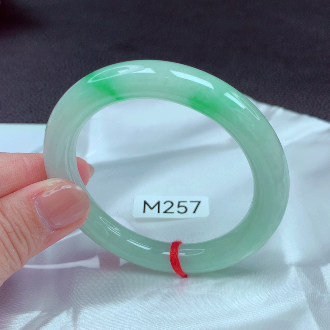 翡翠手镯未镶嵌手镯88