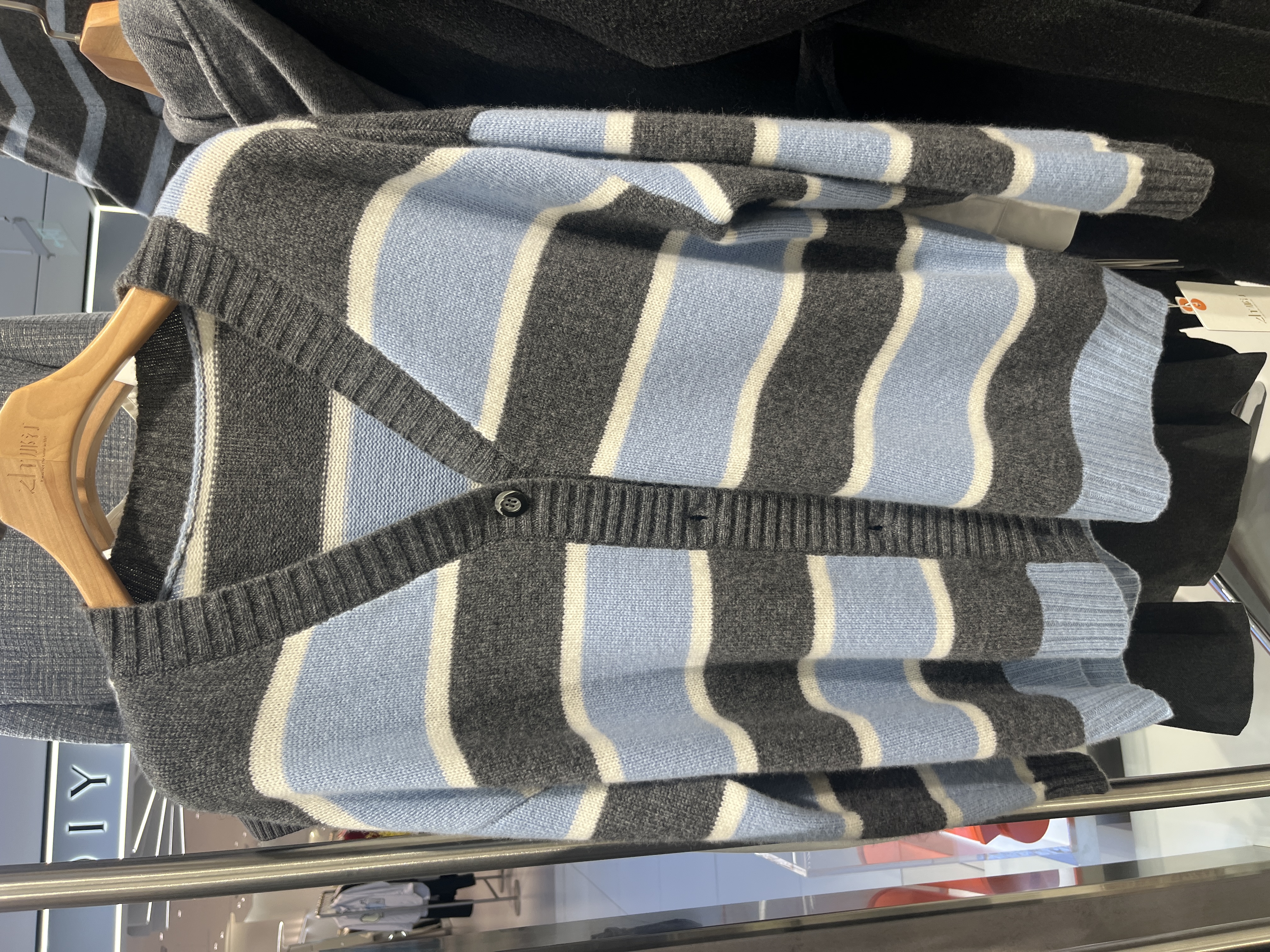 章那汀/53570冬季新款针织条纹开衫