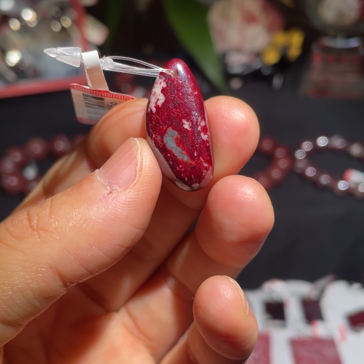 天然辰砂原矿红沙吊坠