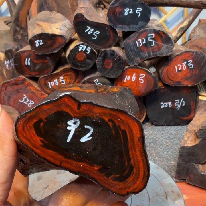 交趾黄檀（大红酸枝）