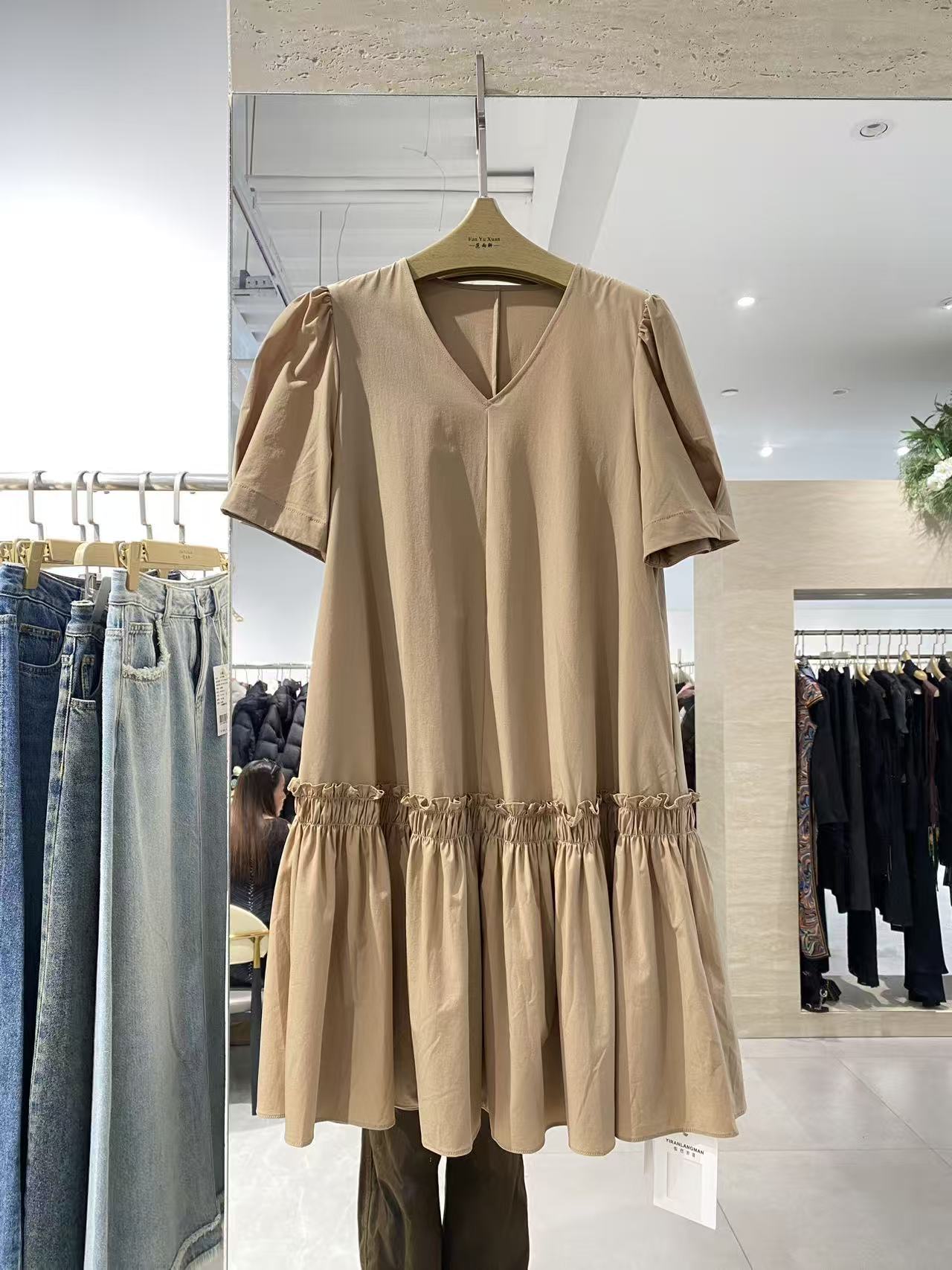 女士精品时尚连衣裙