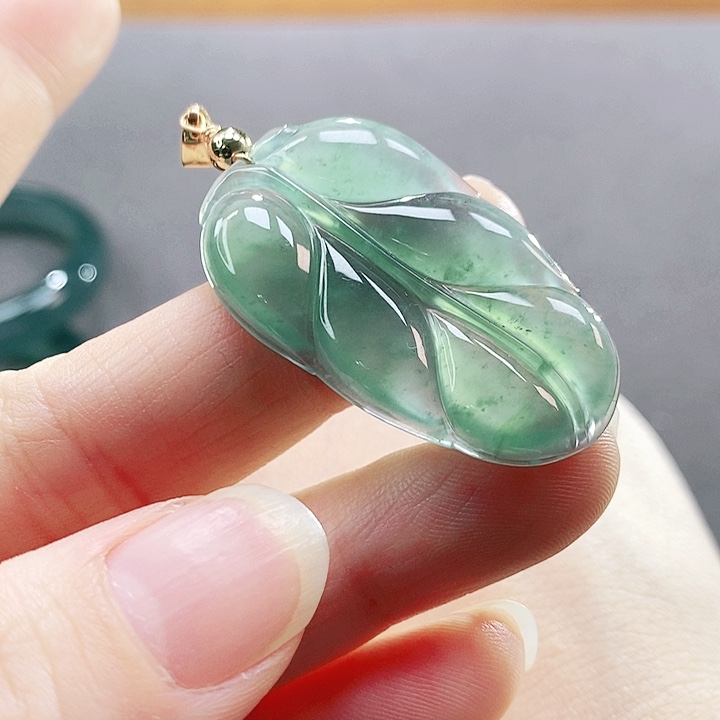 翡翠未镶嵌手镯（圆镯）