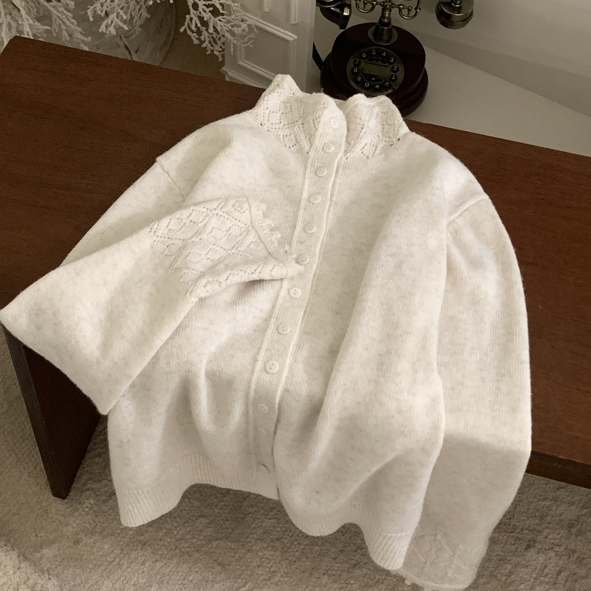 「大昕·山茶白花」2025冬季韩系氛围感新款镂空毛衣针织开衫