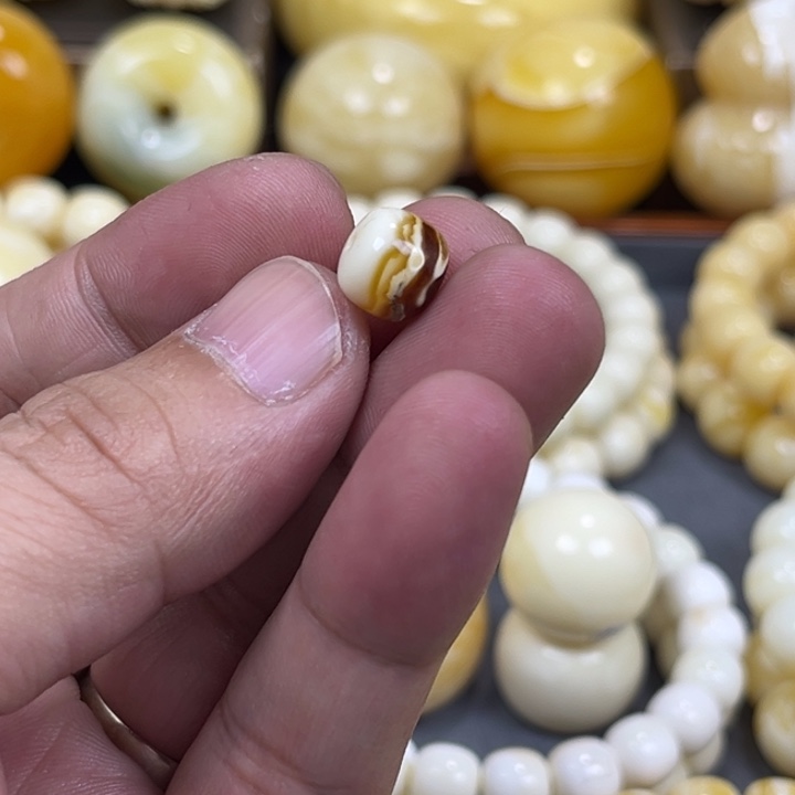 若***8琥珀未镶嵌手串老邢珠9mm