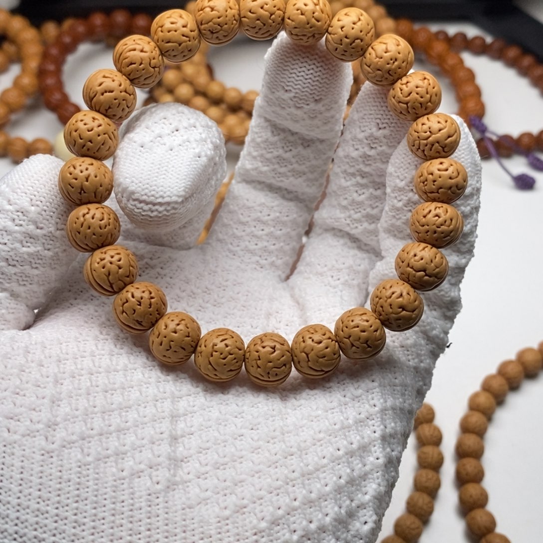 吊坠桃核小野子桃核手持