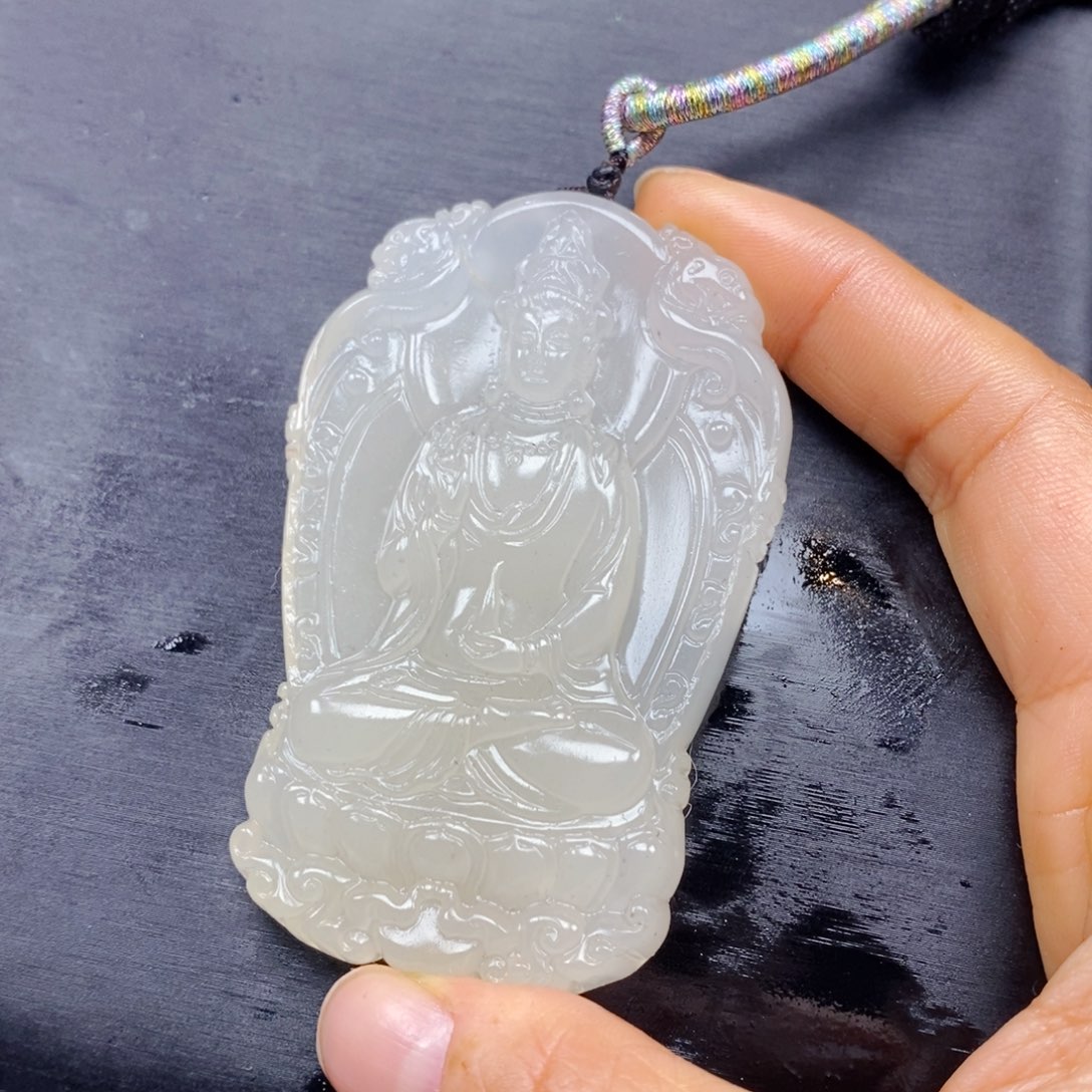 石英质玉（黄龙玉）颈饰未镶嵌