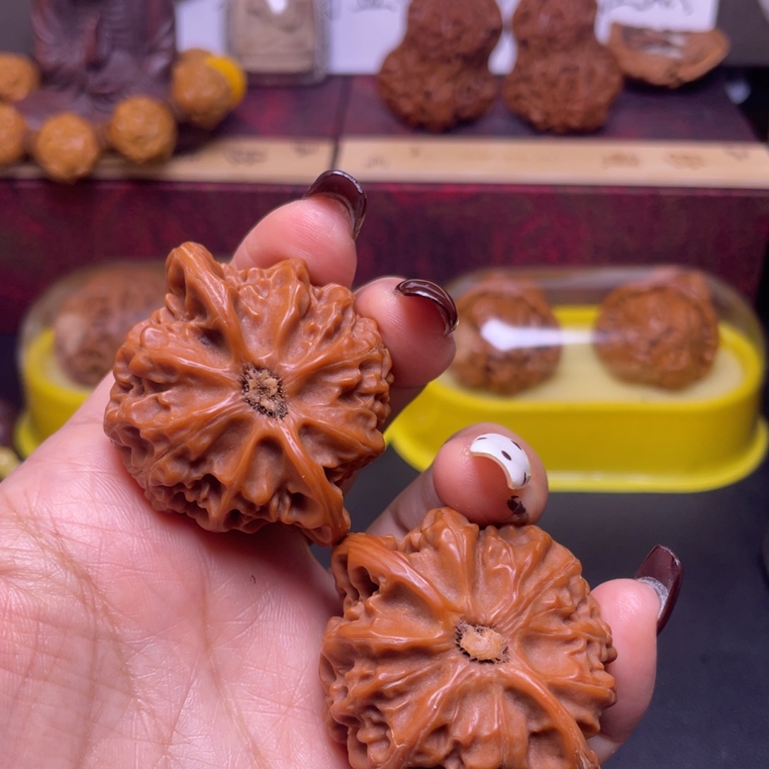 曲***处桃核吊坠宫灯福利