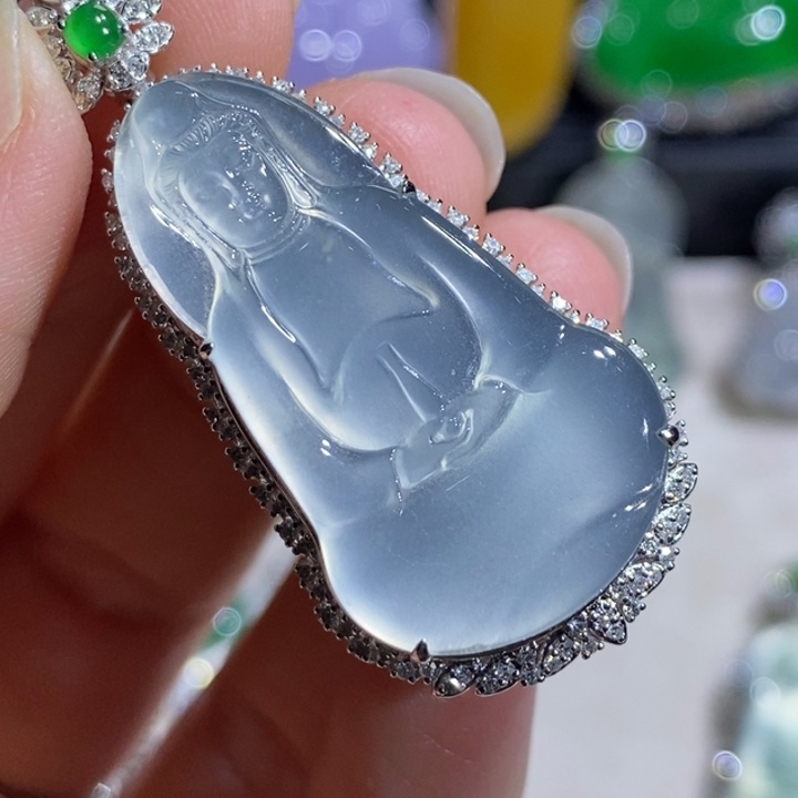 蝴***兰翡翠18K金镶嵌颈饰观音