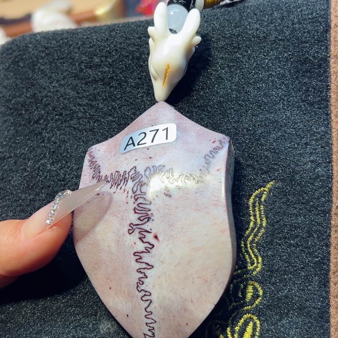 鹿骨把件鹿骨材质